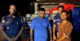 নেত্রকোণায় ভারতীয় পণ্যসহ ২ জন আটক